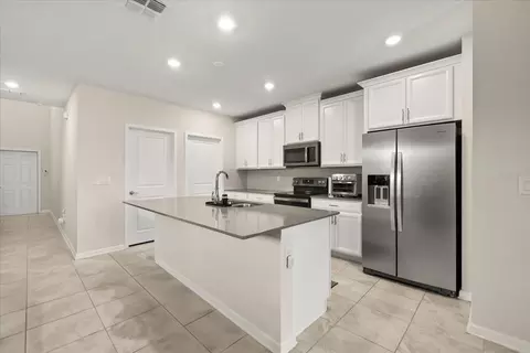Kitchen - 2280 Mountain Pine St, Ocoee, FL 34761 photo 2 of 2