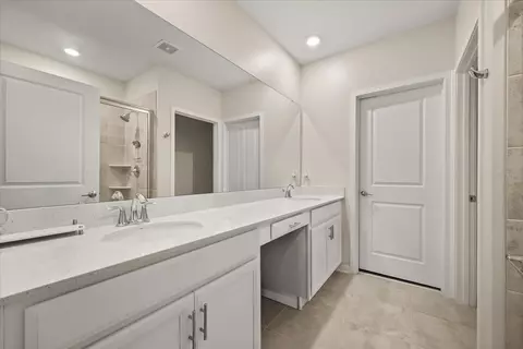 Bath - 2280 Mountain Pine St, Ocoee, FL 34761 photo 1 of 3