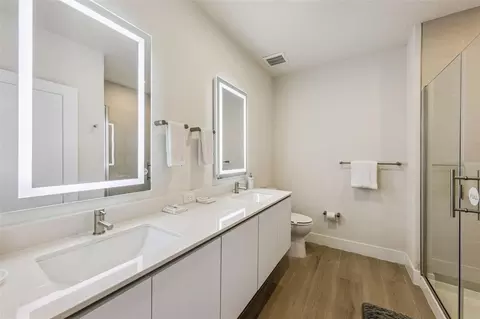Bath - 17226 Blessing Dr, Clermont, FL 34714 photo 1 of 4