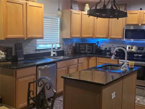 Kitchen - 959 Thomas Rd, Eagle Lake, FL 33839 photo 11 of 12