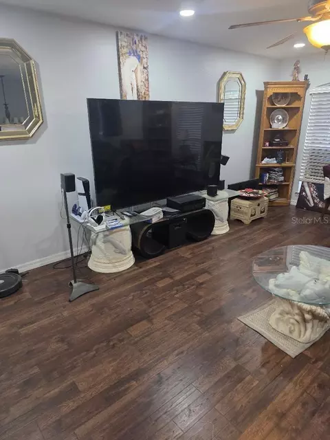 Living - 959 Thomas Rd, Eagle Lake, FL 33839 photo 3 of 4