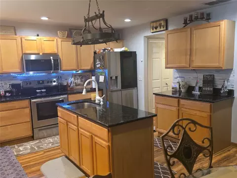 Kitchen - 959 Thomas Rd, Eagle Lake, FL 33839 photo 7 of 12