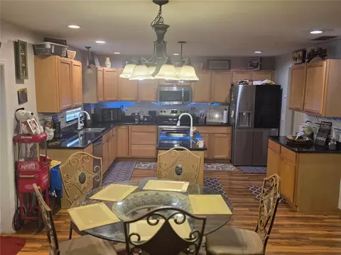 Kitchen - 959 Thomas Rd, Eagle Lake, FL 33839 photo 2 of 12