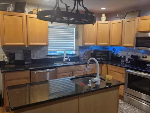 Kitchen - 959 Thomas Rd, Eagle Lake, FL 33839 photo 1 of 12