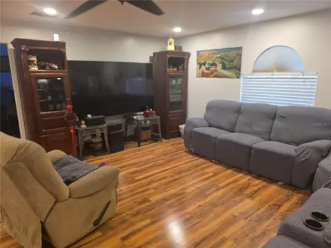Living - 959 Thomas Rd, Eagle Lake, FL 33839 photo 1 of 4