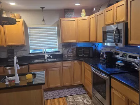 Kitchen - 959 Thomas Rd, Eagle Lake, FL 33839 photo 4 of 12