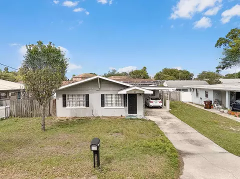 885 N 9th St, Eagle Lake, FL 33839