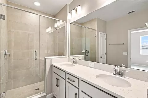 Bath - 1347 Lumpini St, Saint Cloud, FL 34771 photo 2 of 6