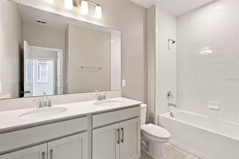 Bath - 1347 Lumpini St, Saint Cloud, FL 34771 photo 5 of 6