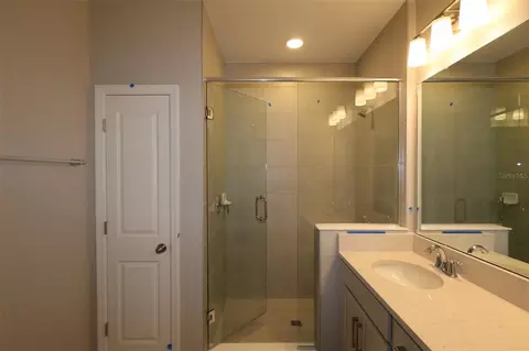 Bath - 1347 Lumpini St, Saint Cloud, FL 34771 photo 3 of 4