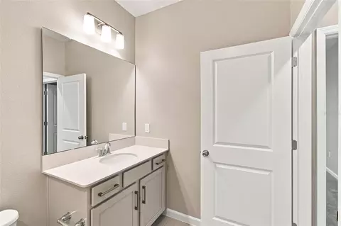 Bath - 1347 Lumpini St, Saint Cloud, FL 34771 photo 6 of 6