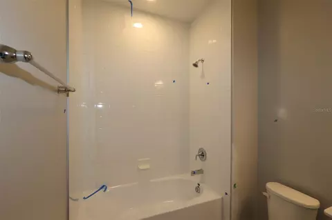 Bath - 1347 Lumpini St, Saint Cloud, FL 34771 photo 4 of 4