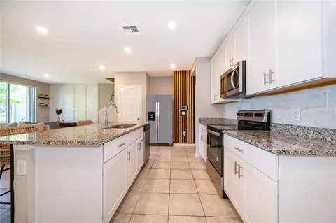Kitchen - 963 Robin Holly St, Ocoee, FL 34761 photo 2 of 5