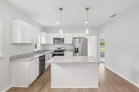Kitchen - 3070 E Central Ave, Bartow, FL 33830 photo 1 of 3