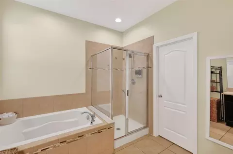 Bath - 4008 Eternity Cir, Saint Cloud, FL 34772 photo 4 of 5