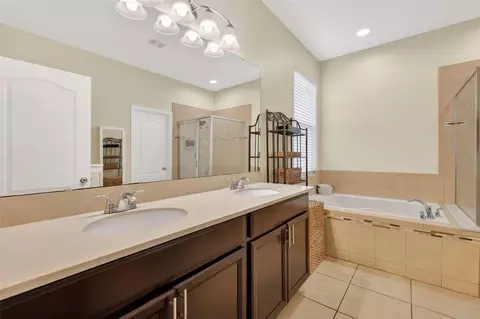Bath - 4008 Eternity Cir, Saint Cloud, FL 34772 photo 3 of 5