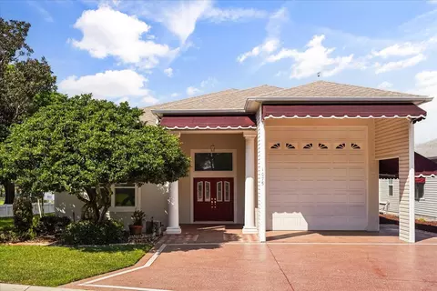 1075 Motorcoach Dr, Polk City, FL 33868