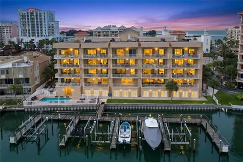 600 Bayway Blvd #304, Clearwater Beach, FL 33767