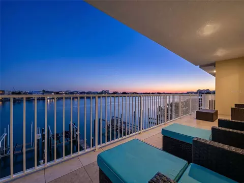 600 Bayway Blvd #304, Clearwater Beach, FL 33767