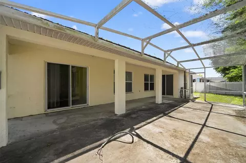 Exterior - 2518 Maywood St, Eustis, FL 32726 photo 2 of 8