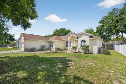 Exterior - 2518 Maywood St, Eustis, FL 32726 photo 4 of 8