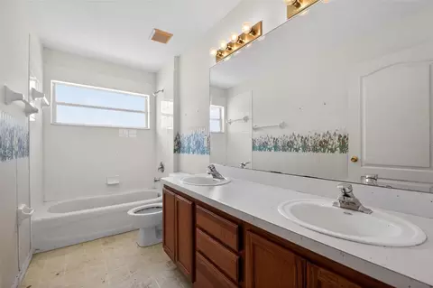Bath - 2518 Maywood St, Eustis, FL 32726 photo 2 of 2