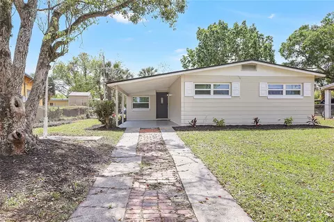 107 Academy Ave, Sanford, FL 32771