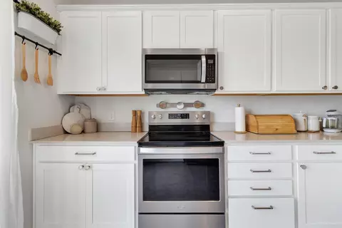 Kitchen - 1793 Cayman Cove Cir, Saint Cloud, FL 34772 photo 2 of 4