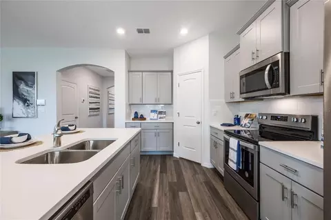Kitchen - 2079 Ashwood Bluff Dr, Ocoee, FL 34761 photo 3 of 7