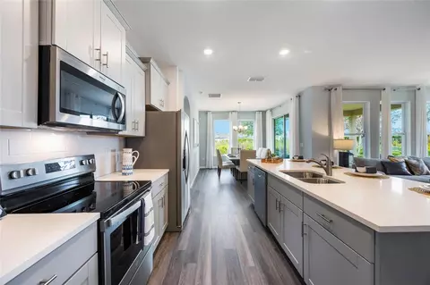 Kitchen - 2079 Ashwood Bluff Dr, Ocoee, FL 34761 photo 6 of 7
