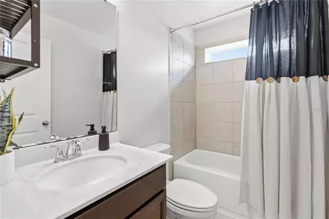 Bath - 1545 Wynell St, Saint Cloud, FL 34771 photo 3 of 4