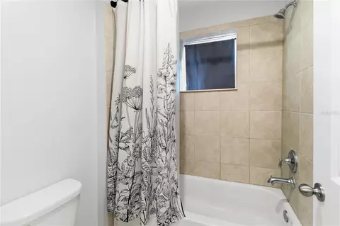 Bath - 1545 Wynell St, Saint Cloud, FL 34771 photo 4 of 4