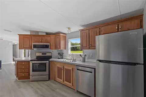 Kitchen - 11902 Cr 727, Webster, FL 33597 photo 1 of 2