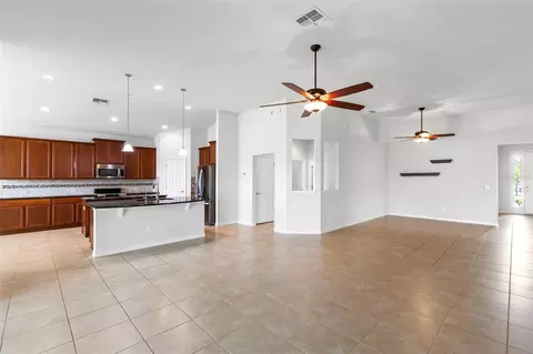 Living - 30139 Hackney Loop, Mount Dora, FL 32757 photo 4 of 6