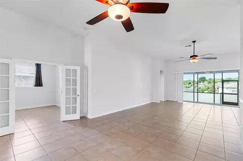 Living - 30139 Hackney Loop, Mount Dora, FL 32757 photo 5 of 6