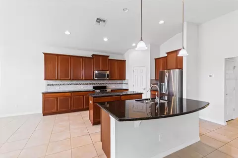 Kitchen - 30139 Hackney Loop, Mount Dora, FL 32757 photo 1 of 4