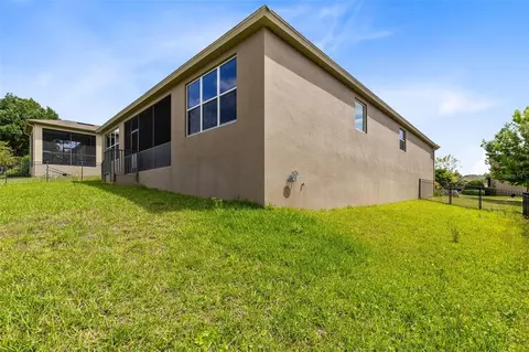 Exterior - 30139 Hackney Loop, Mount Dora, FL 32757 photo 4 of 6