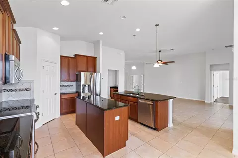 Kitchen - 30139 Hackney Loop, Mount Dora, FL 32757 photo 2 of 4