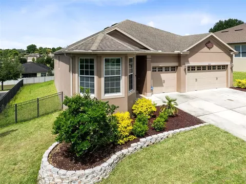 Exterior - 30139 Hackney Loop, Mount Dora, FL 32757 photo 2 of 6
