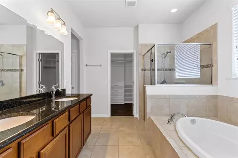 Bath - 30139 Hackney Loop, Mount Dora, FL 32757 photo 3 of 4