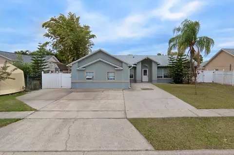 233 Red Maple Dr, Kissimmee, FL 34743