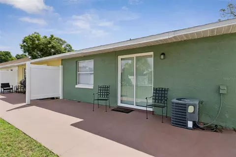 Exterior - 220 Ridgecrest Loop, Minneola, FL 34715 photo 4 of 8