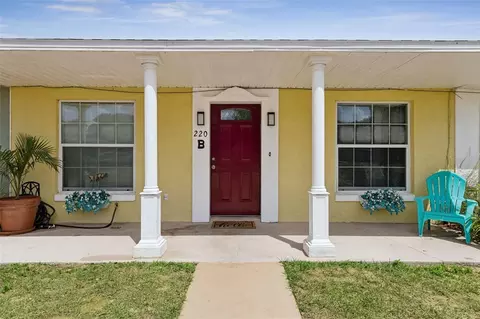 Exterior - 220 Ridgecrest Loop, Minneola, FL 34715 photo 2 of 8