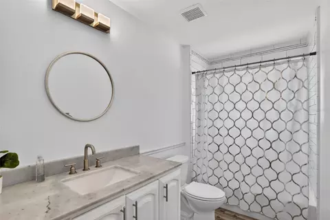 Bath - 5232 Hammock Cir, Saint Cloud, FL 34771 photo 3 of 4