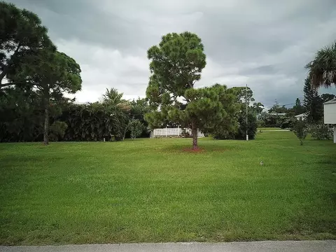 7883 Breakwater Ct, Bokeelia, FL 33922