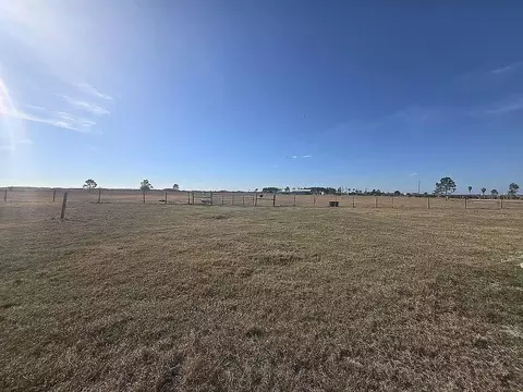 707 Chihuahua Rd, Sebring, FL 33870