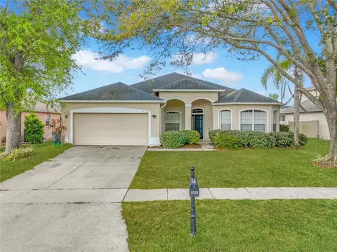 5218 Smokey Water Ln, Oviedo, FL 32765