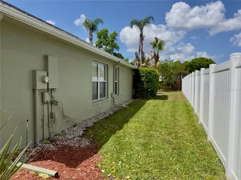 Exterior - 2401 Cliffdale St, Ocoee, FL 34761 photo 4 of 9