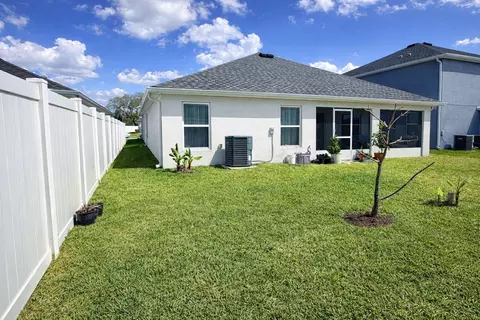 Exterior - 7 Polermo Ave, Saint Cloud, FL 34771 photo 5 of 7