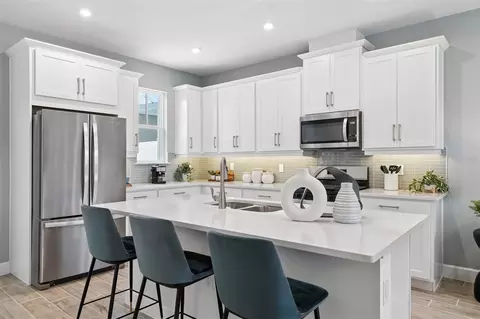 Kitchen - 1475 Seashore Cir, Celebration, FL 34747 photo 2 of 3